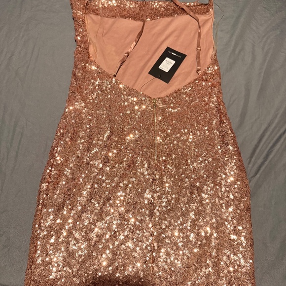 Dress - Picture 3 of 4